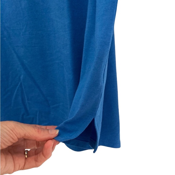 Belle by Kim Gravel oversized v-neck tshirt with peep hole short sleeves size M - Picture 4 of 6